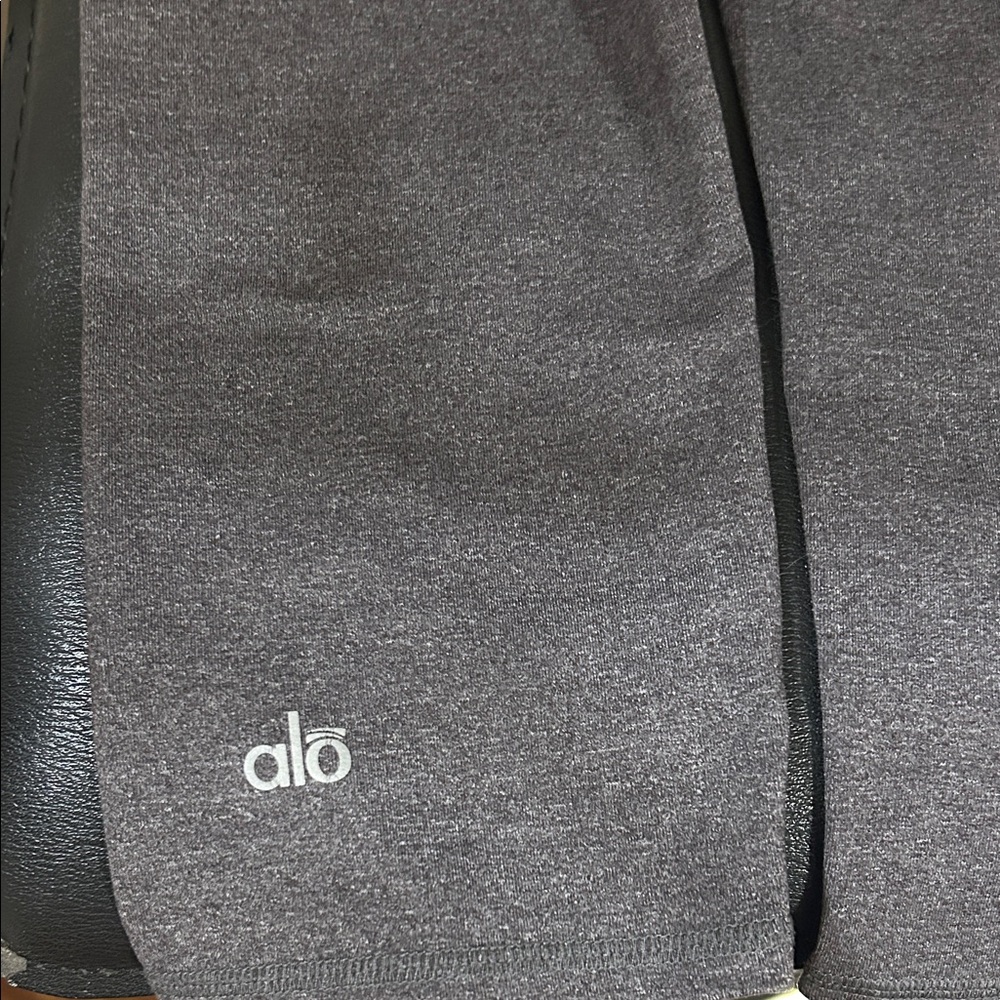 ALO Yoga Women's Ankle Cropped Pants in Charcoal Gray